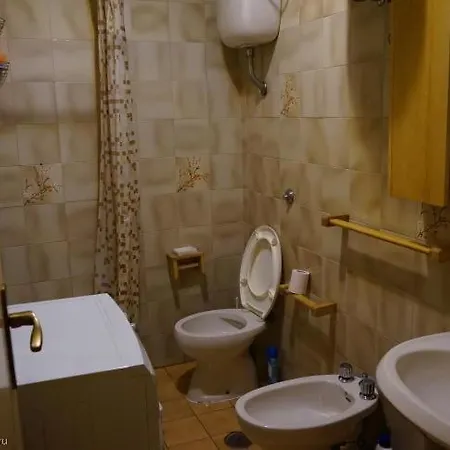 Apartment Con Grande Terrazza, 100 Metri Dal Mare
