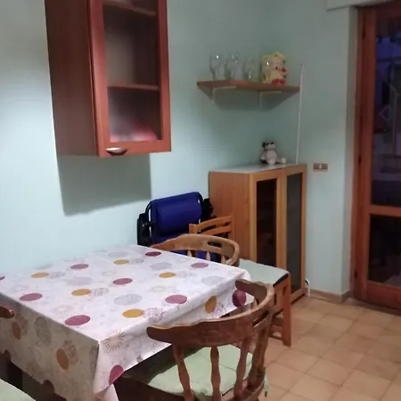 Con Grande Terrazza, 100 Metri Dal Mare *